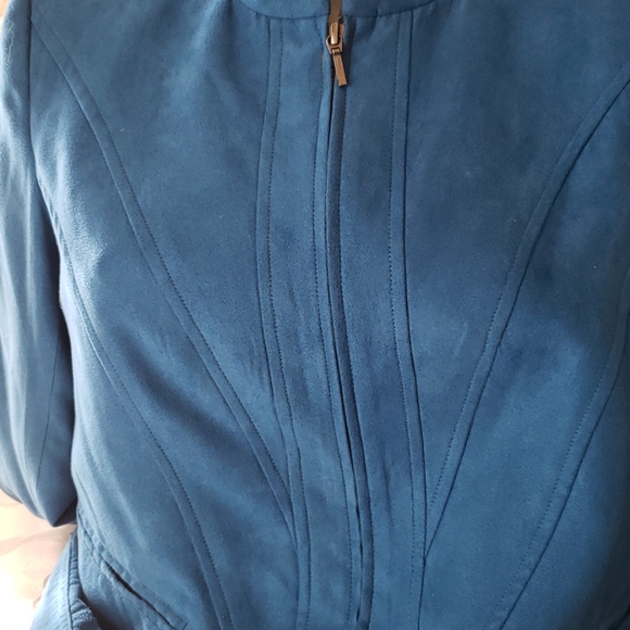 Jacket - Picture 8 of 9